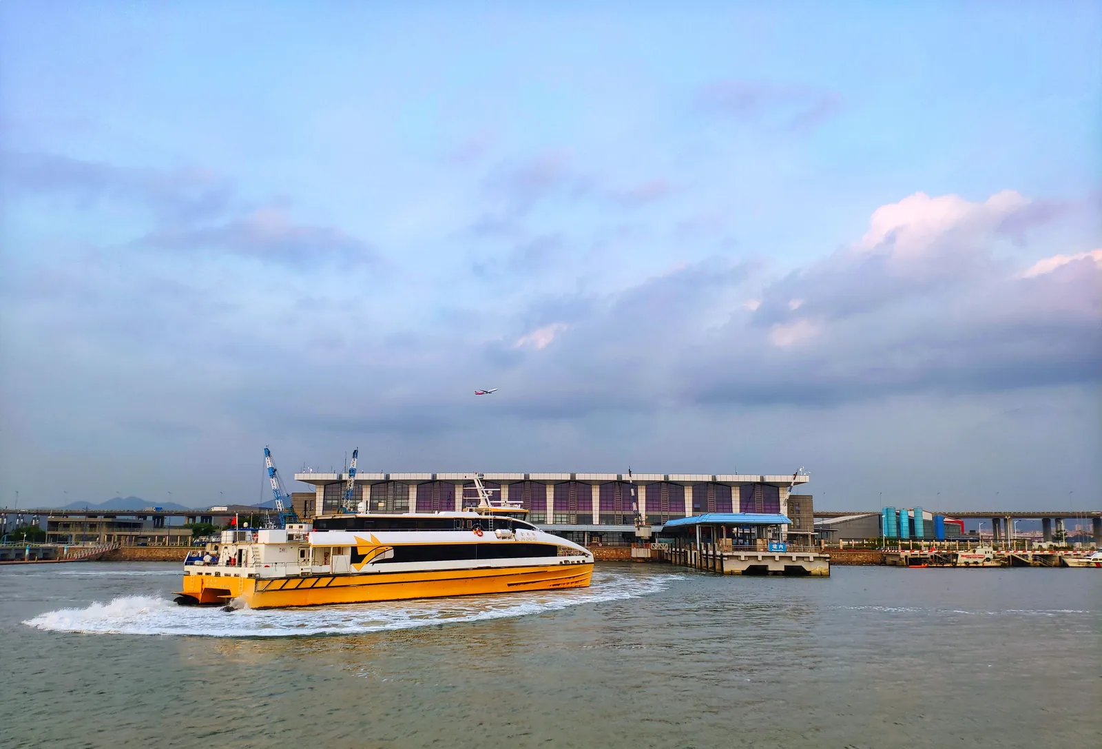 High-speed ferry leaving Shekou Cruise Center in Shenzhen